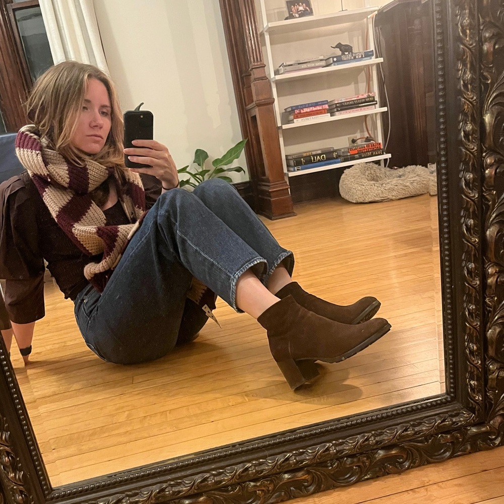 Aquatalia - Eileen -Italian made Brown Suede Ankle Boots.  Size 8. - 3" heel